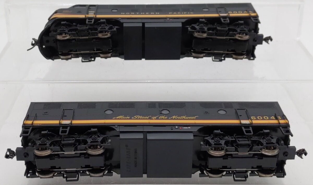 Proto 1000 920-35006 Northern Pacific F3 A/B Diesel Locomotive Set EX
