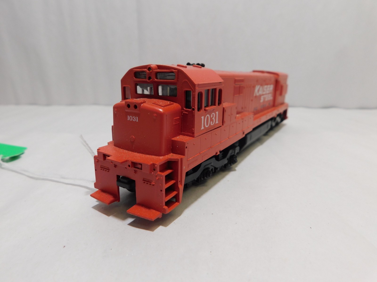Athearn HO Scale Diesel Locomotive, DC, Kaiser Steel #1031, No Box