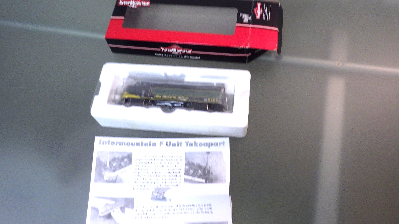 HO-InterMountain EMD F3A POWERED Locomotive in Opened Box * NP Northern Pacific