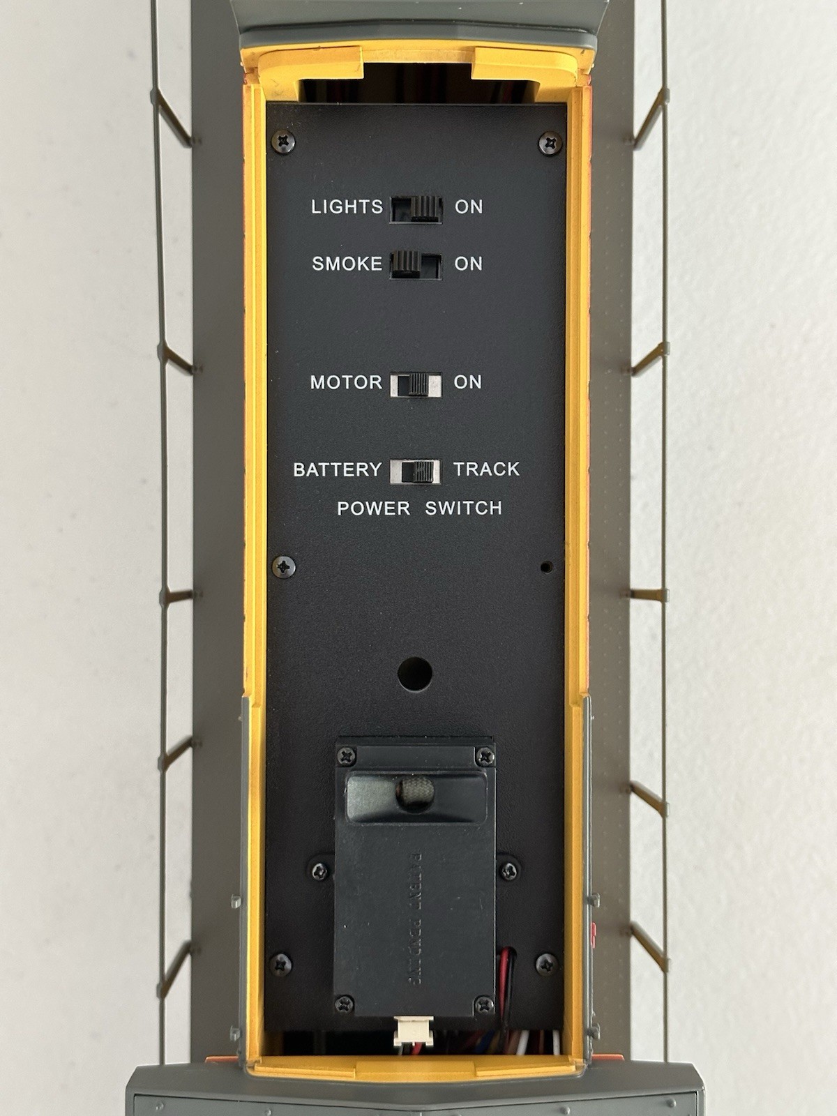 Aristo-Craft Union Pacific “Original Scheme” Dash-9 #9600 ART-23004-B (see note)