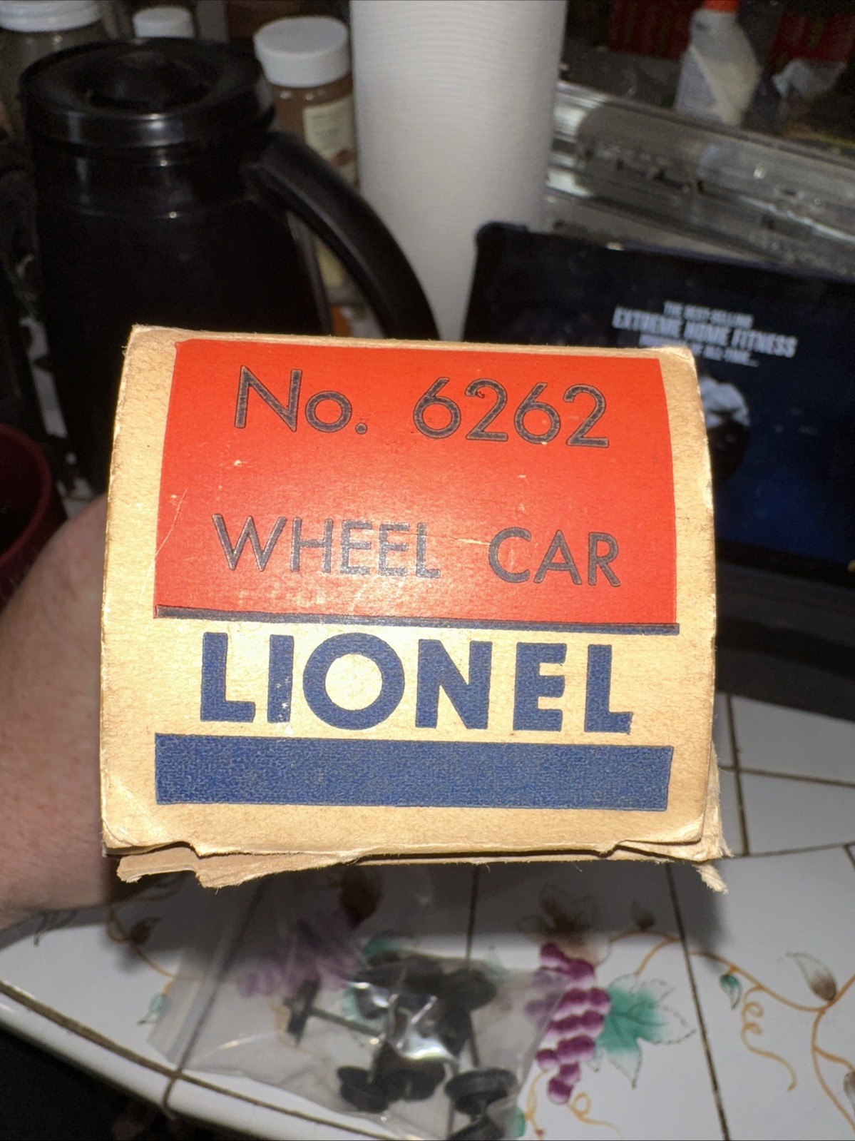Lionel Postwar Set 1549 Switcher Set With 6262 Red Wheel Car