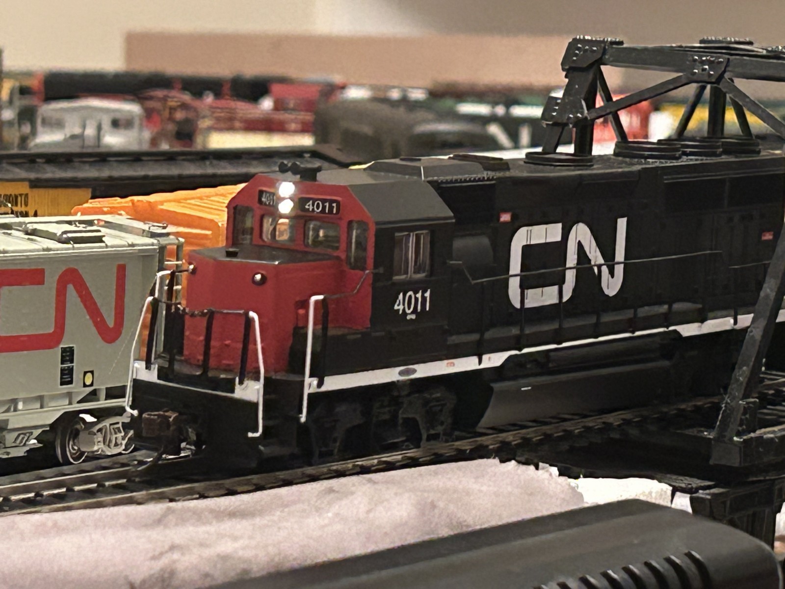 Bachmann HO Scale 60315 EMD GP40 Canadian National CN #4011 DCC On Board – NIB