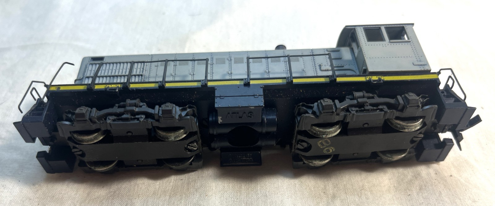 Vintage, HO Scale, Atlas, Undecorated Alco S-4 Diesel Locomotive 8270, Runs