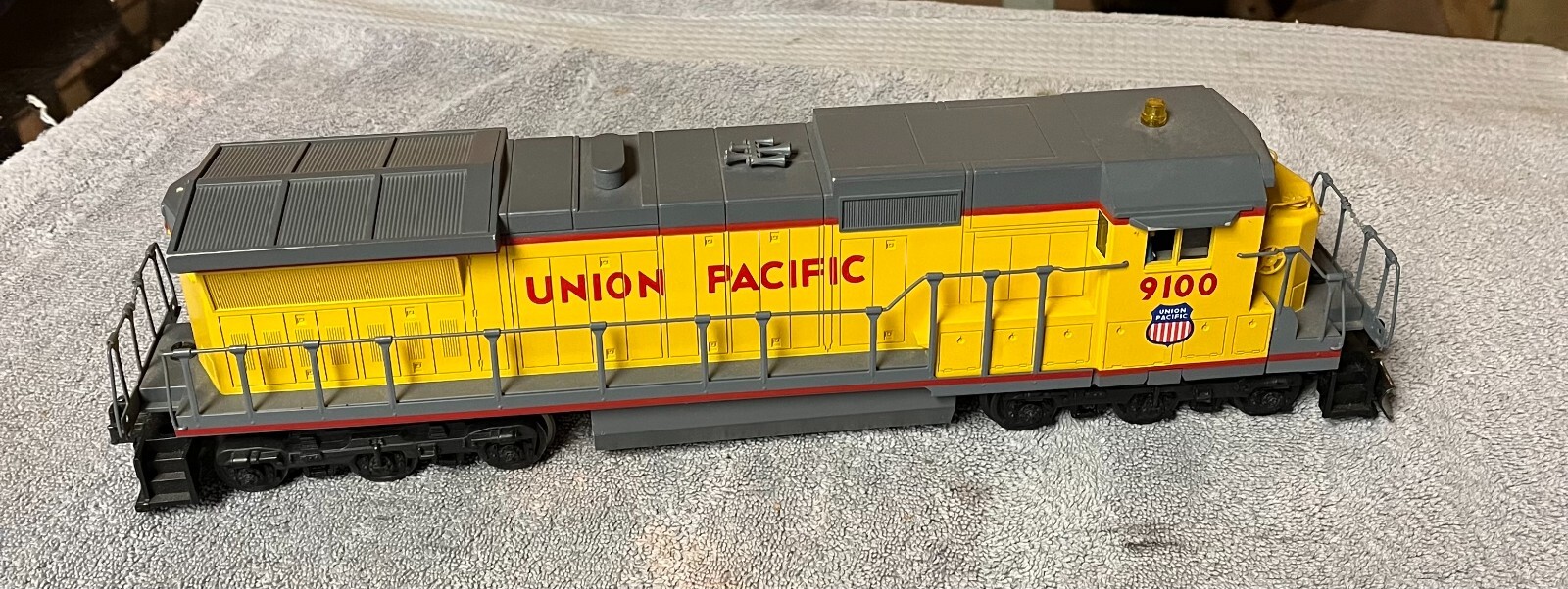 Lionel 6-18205 O Gauge Union Pacific Dash-8 40C Diesel Locomotive C7/box