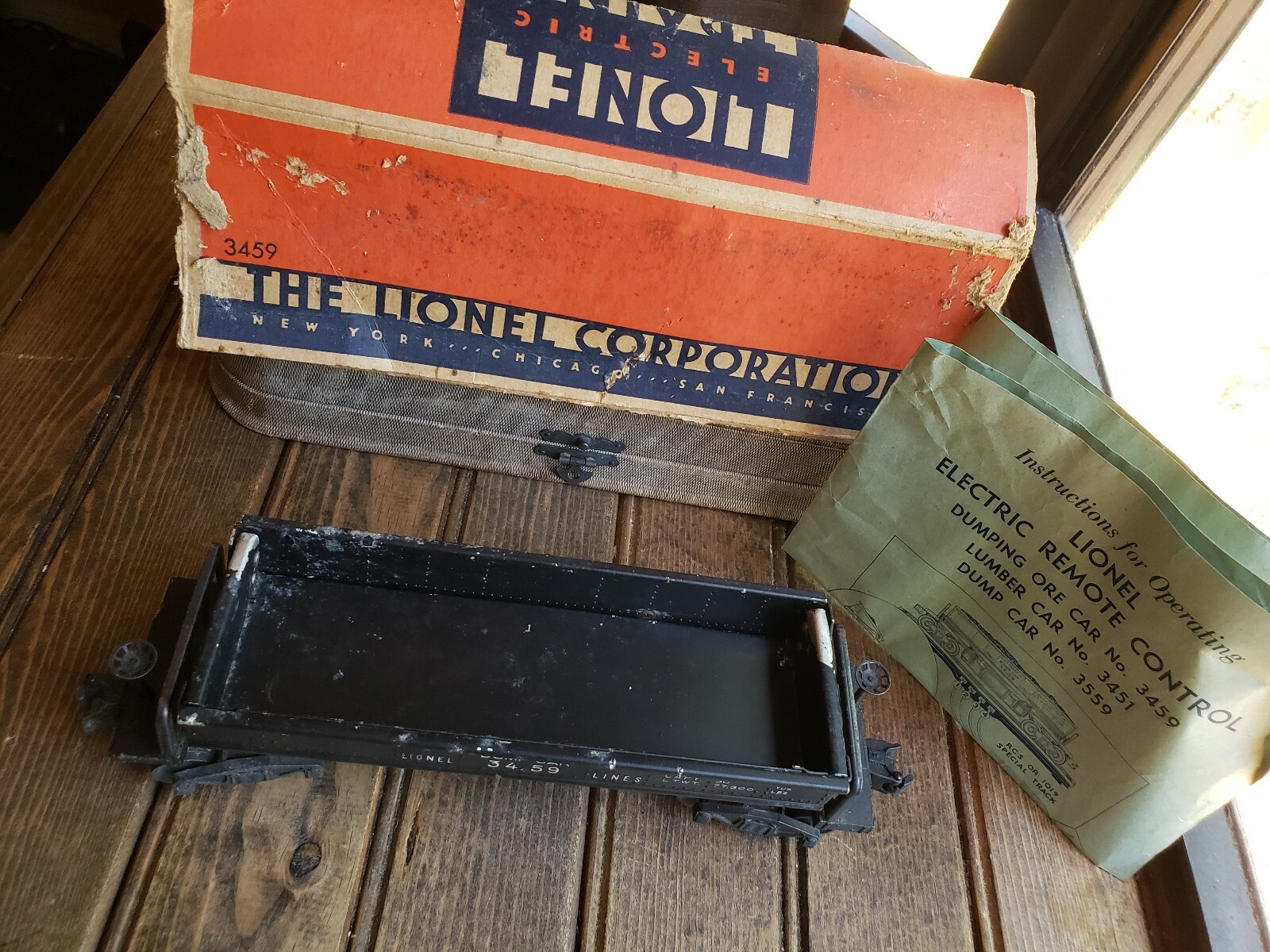 Lionel 3459 Automatic Dump Car Tin Toy Train With (Box Rough Condition)