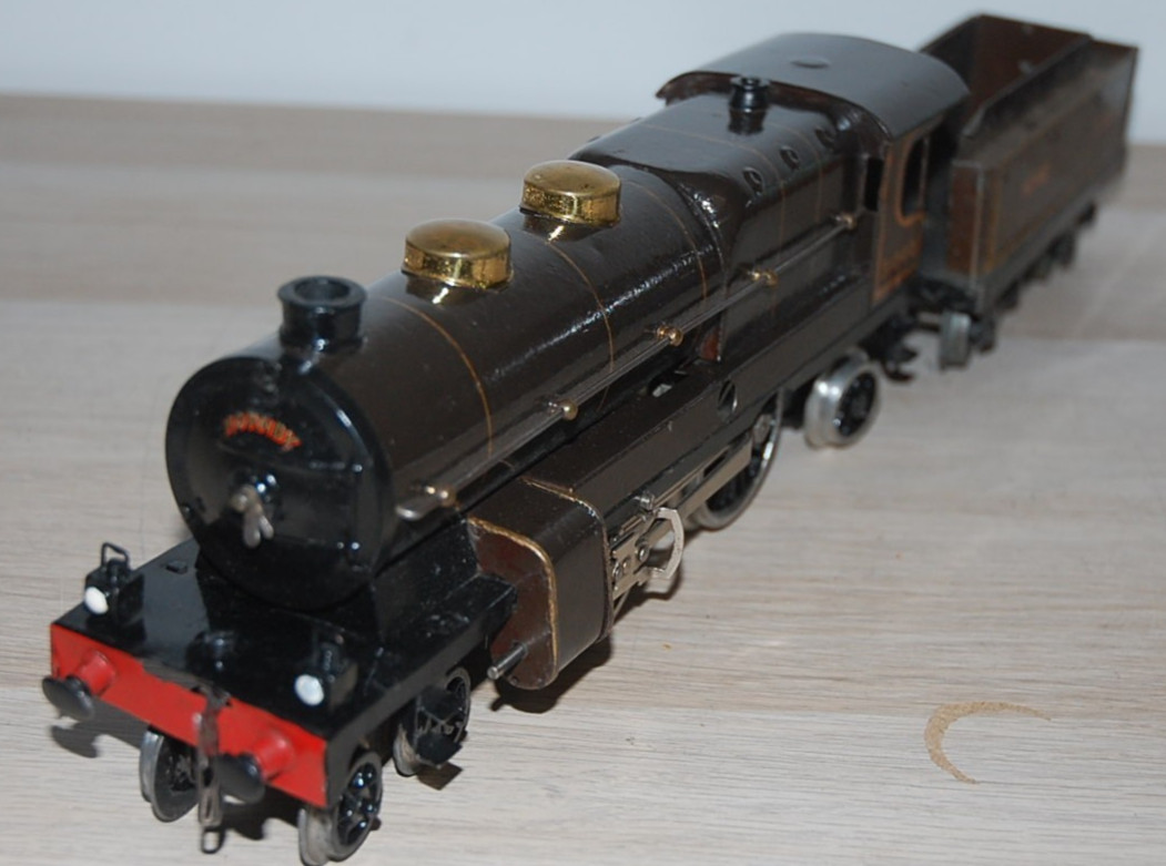 HORNBY O GAUGE CLOCKWORK 3C NORD LOCOMOTIVE AND TENDER IN BROWN LIVERY