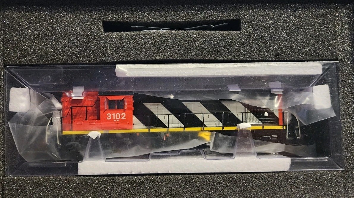 Rapido HO Scale MLW RS-18 -DC CANADIAN NATIONAL Diesel #3102