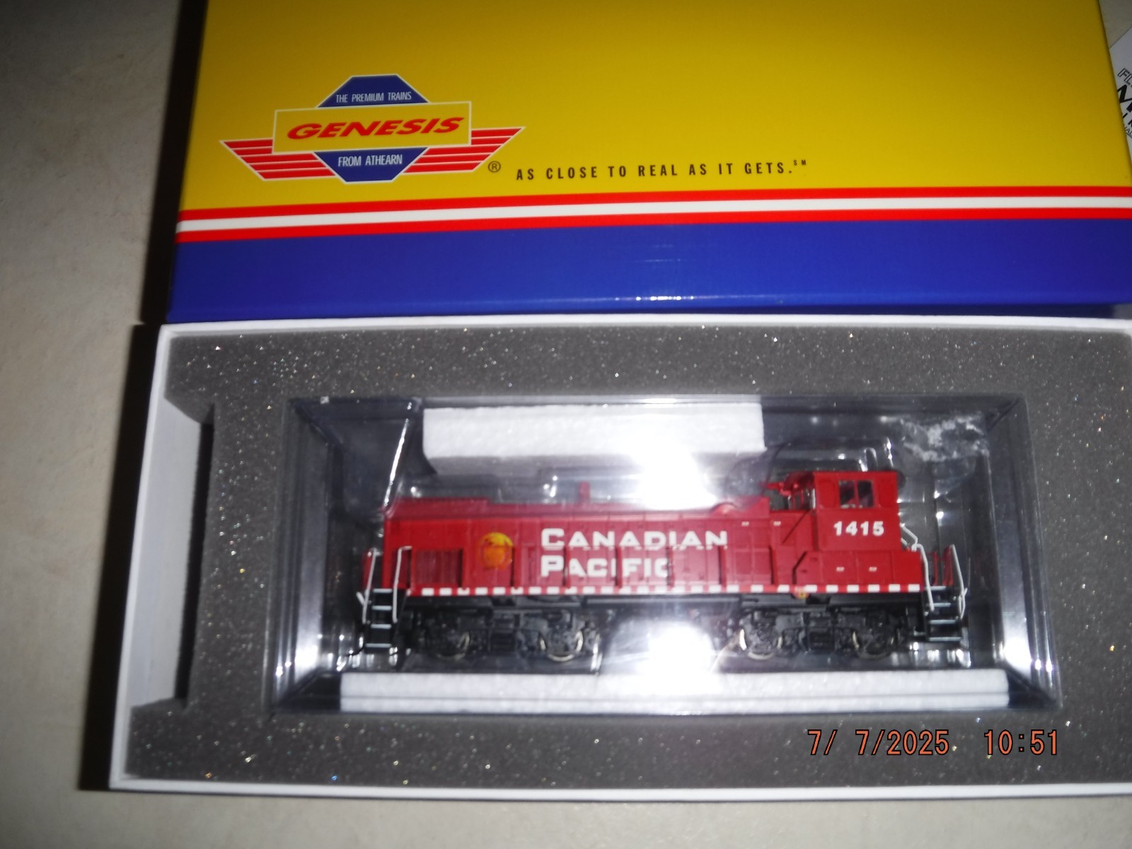 GENESIS HO CANADIAN PACIFIC MP15-AC LOCO SWITCHER #1415 w/DCC QUICK-PLUG – NEW!