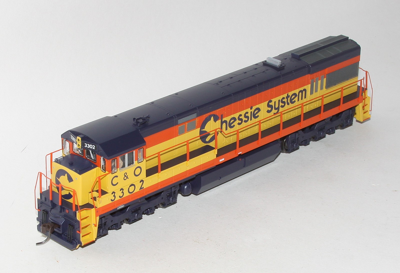 Atlas Gold U30C Chessie System Chesapeake & Ohio C&O 3302 DCC & sound HO Scale