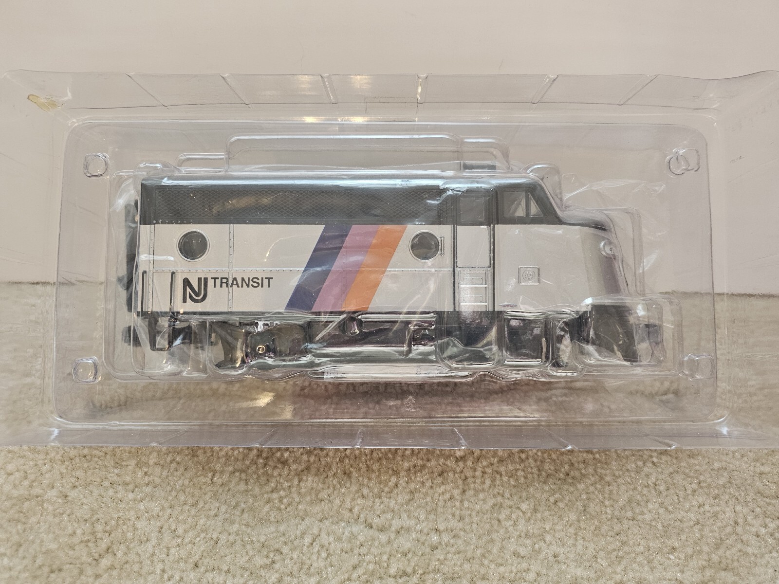 RMT 92675 O New Jersey Transit Mini F-3 AA Locomotive Set #423/424