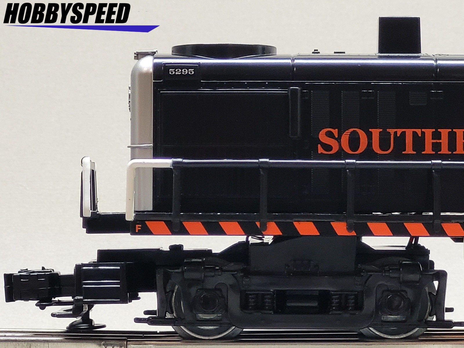 LIONEL SOUTHERN PACIFIC LIONCHIEF RS-3 #5295 DIESEL ENGINE O GAUGE 2545070 NEW