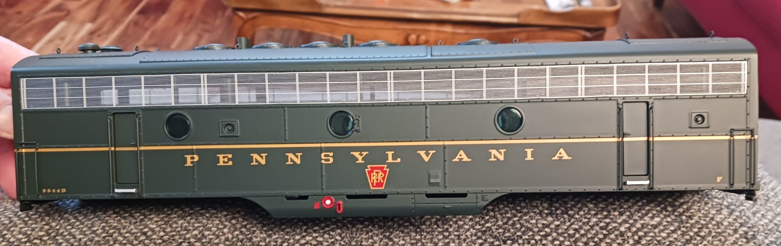 Lionel Pennsylvania F7 Shell Only (from Breakdown B-Unit #6-24594)