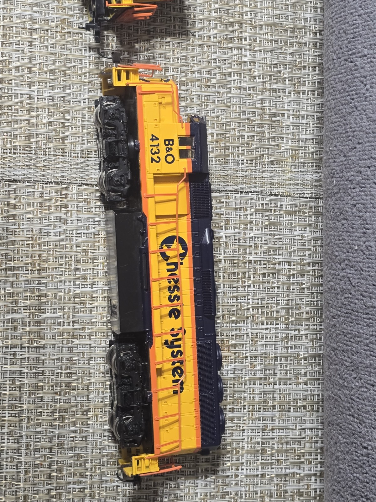 Lot of 2 Bachmann HO Scale Diesel Locomotives-Chessie System B&O & C&O – Powered