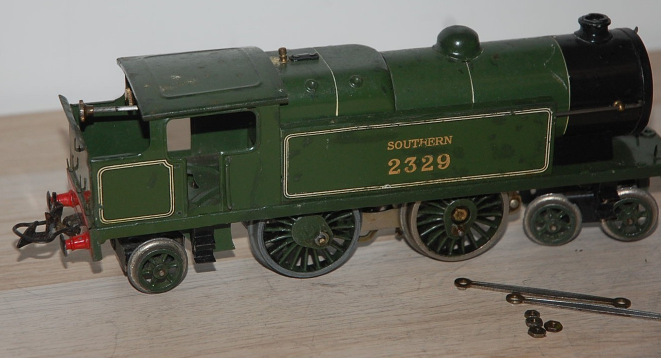 HORNBY O GAUGE CLOCKWORK No 2 SPECIAL TANK LOCOMOTIVE IN GREEN S R LIVERY