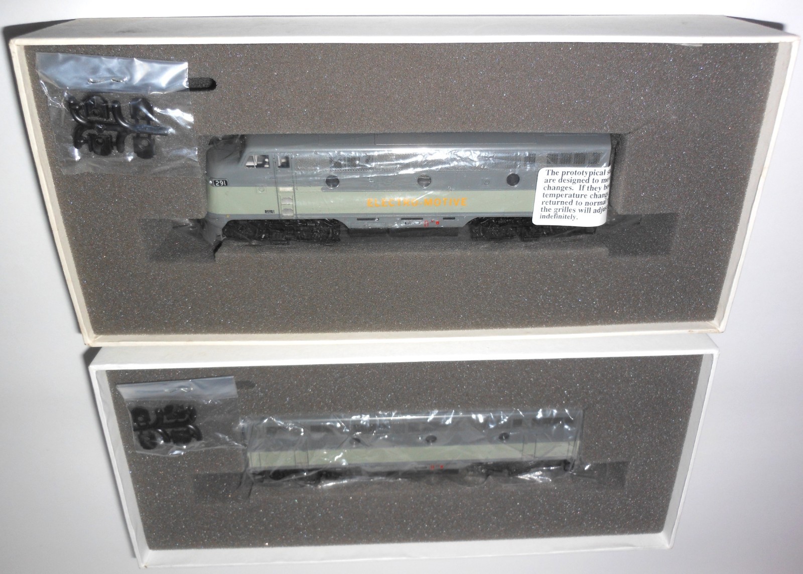 Athearn Genesis EMD DEMO F-3A+B “Phase 1” 291-A-1 + B-1 HO Locomotive #G2522A+B