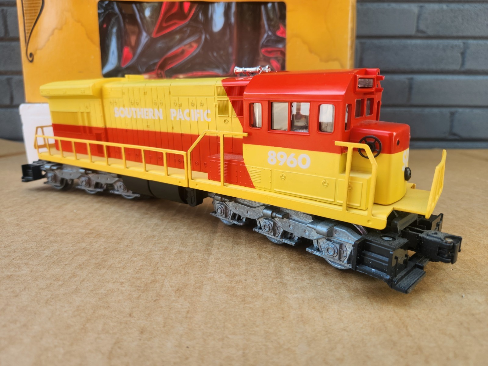 Lionel 8960 SP Southern Pacific Powered U36C Diesel Switcher Locomotive w/ Box