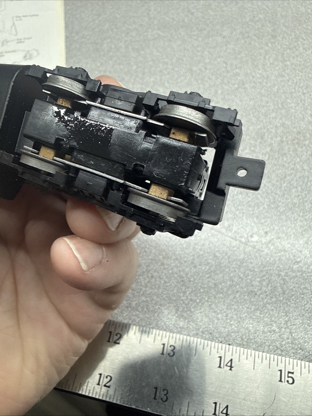 HO Athearn SW 1500 Powered Chassis Pre-owned So Nice I Almost Kept It