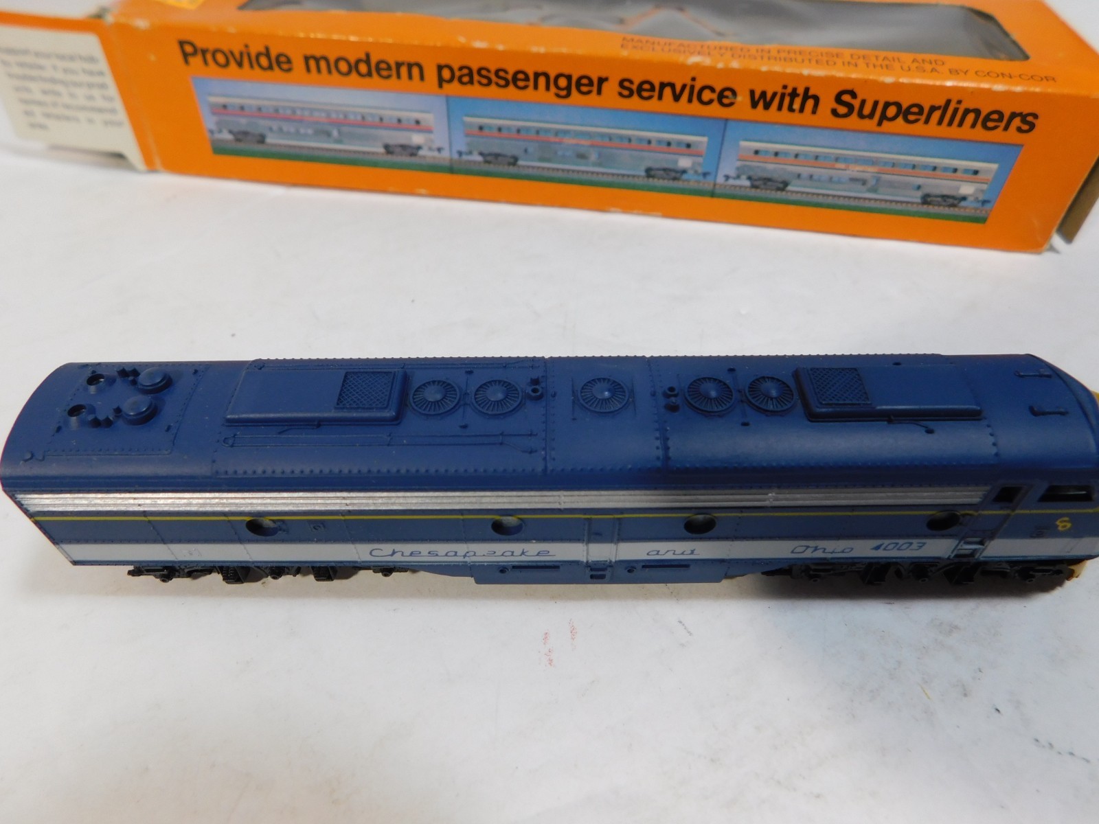 Con-Cor Chesapeake and Ohio 4003 diesel Locomotive N Scale Blue & Yellow