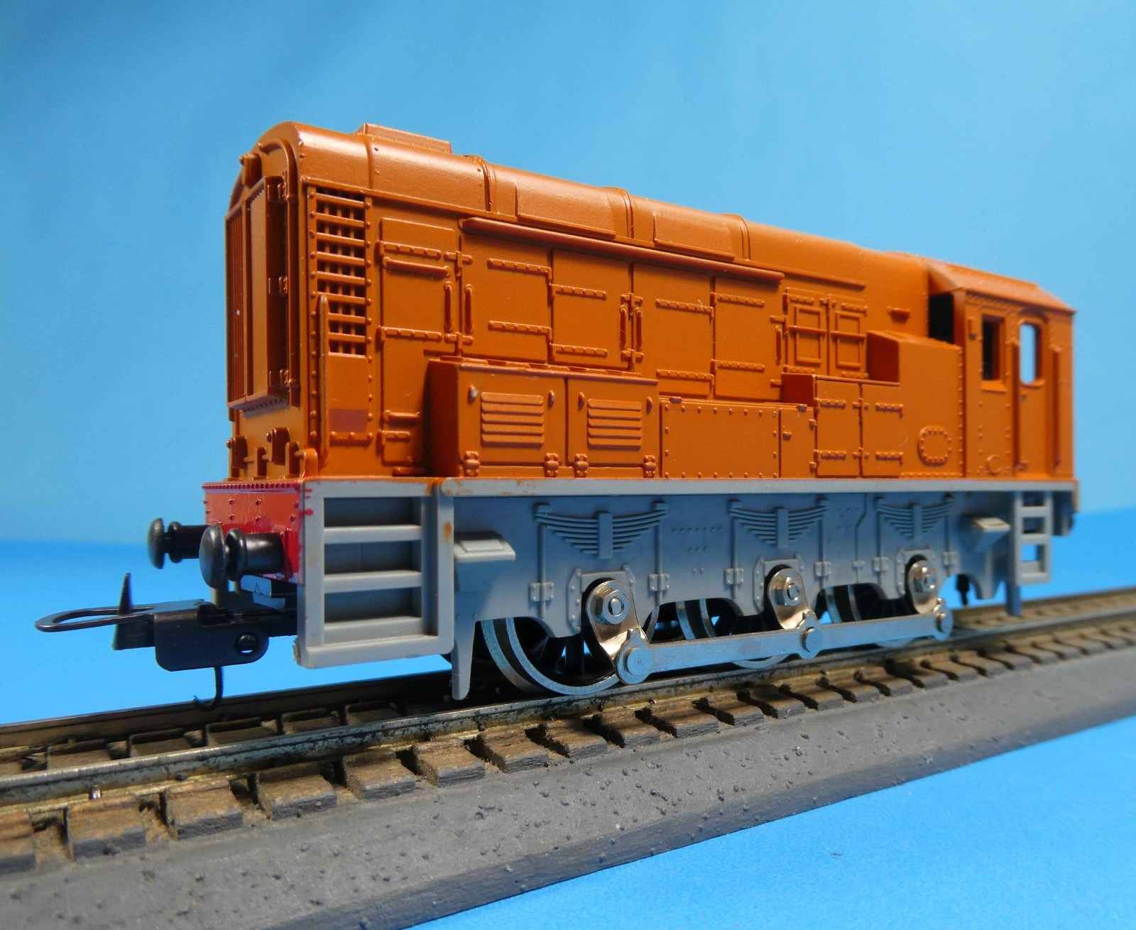 LIMA HO/OO SWEDISH ORANGE DIESEL SHUNTING LOCOMOTIVE 205124MG – OB – 1983