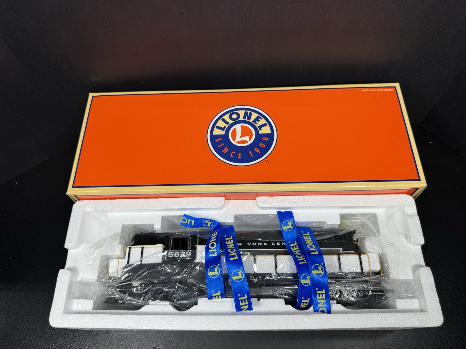 Lionel 6-28562 New York Central NYC GP-7 nonpowered diesel engine #5629 LNIB