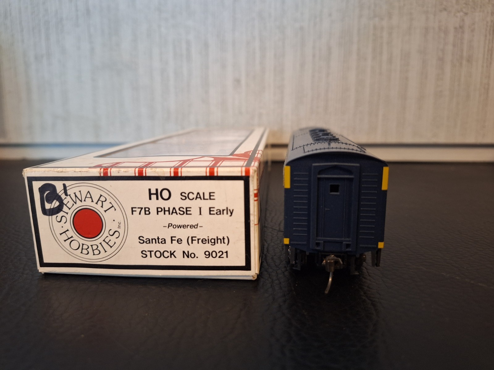 Stewart HO Scale F7B Phase 1 Early Powered Santa Fe (Freight) #9021 (7)