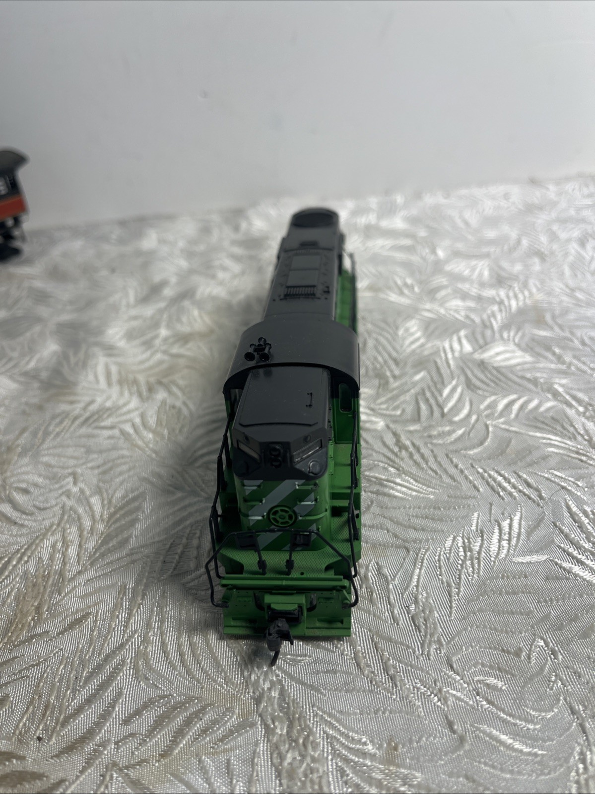 Atlas Kato HO Scale 1:87 Burlington Northern #4185 BN RS-11 Diesel Locomotive