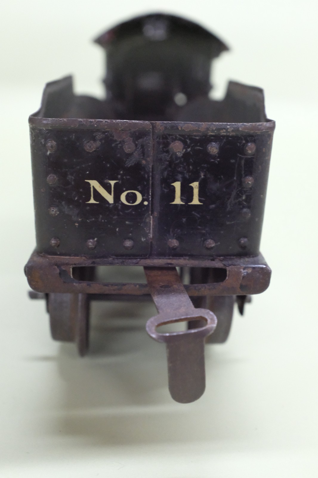 Ives Prewar 1117 Locomotive & No 11 Tender. Tested & Runs Smooth