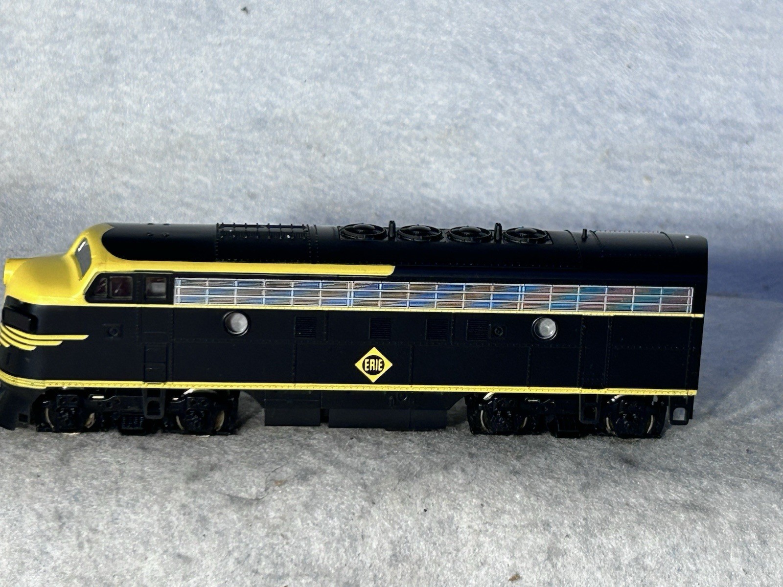 Stellar Stewart/KATO F-3/A Phase IV Erie RR Loco HO