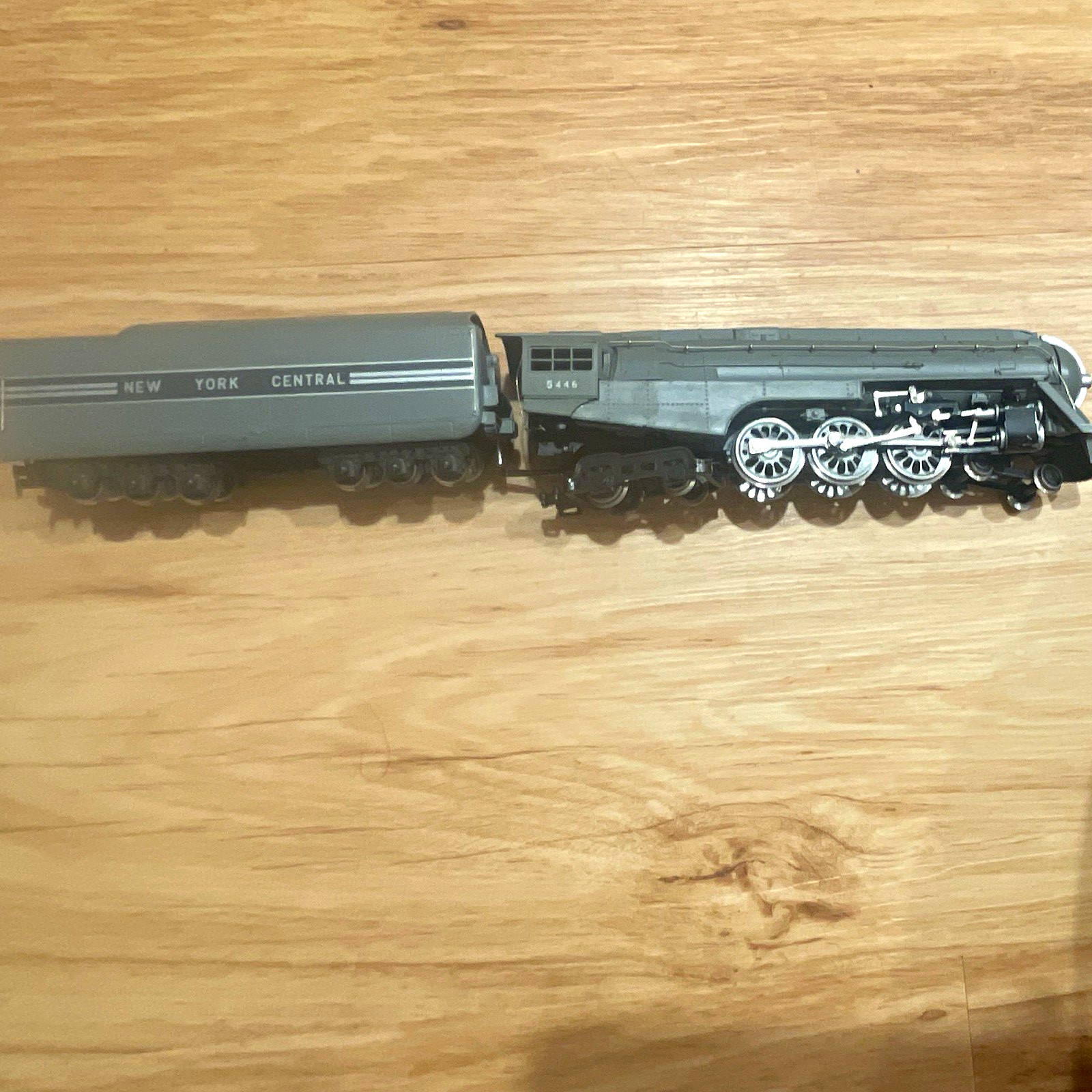 Rivarossi HO New York Central 4-6-4 “Dreyfus Hudson” 5446 (read description)
