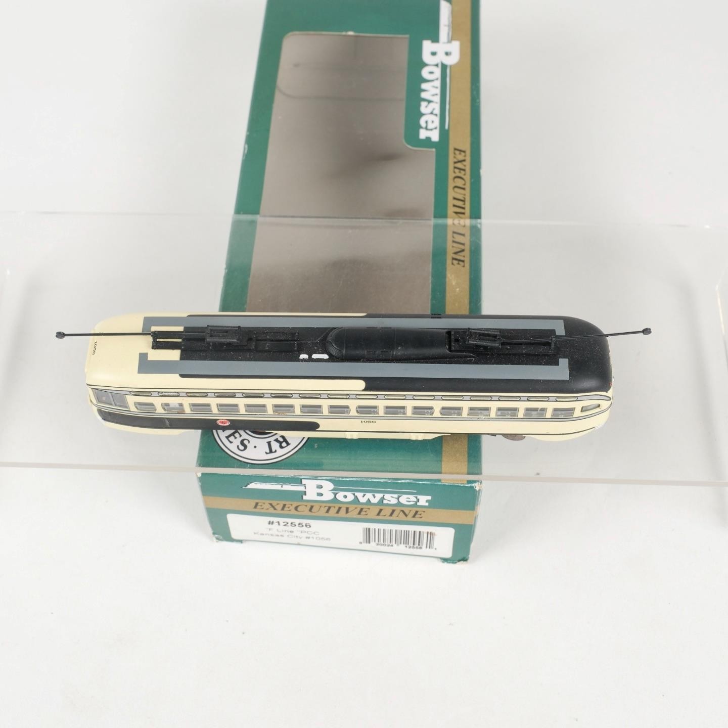 Bowser Executive HO Scale Kansas City F Line PCC Streetcar DC Powered12556 (A)