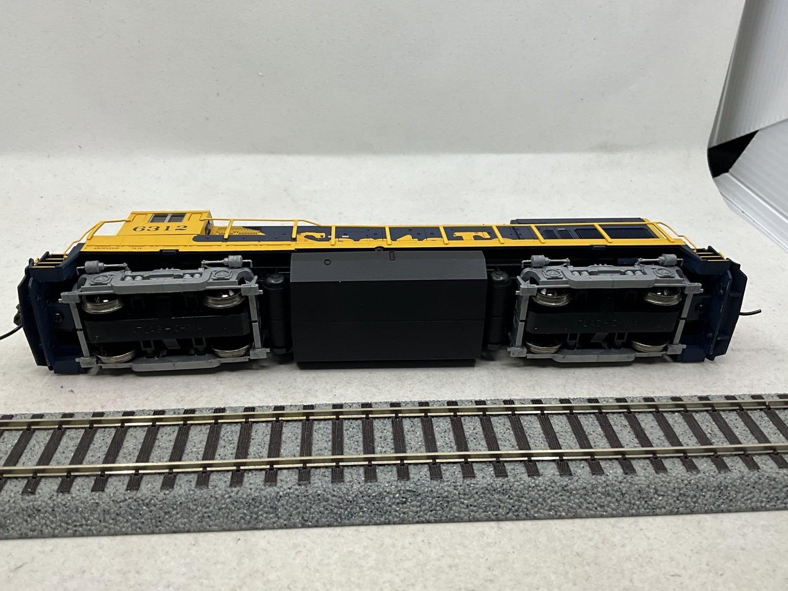 Atlas Master Gold HO Scale Santa Fe U23B w/ DCC/DC/QSI Sound #6312 #10000858