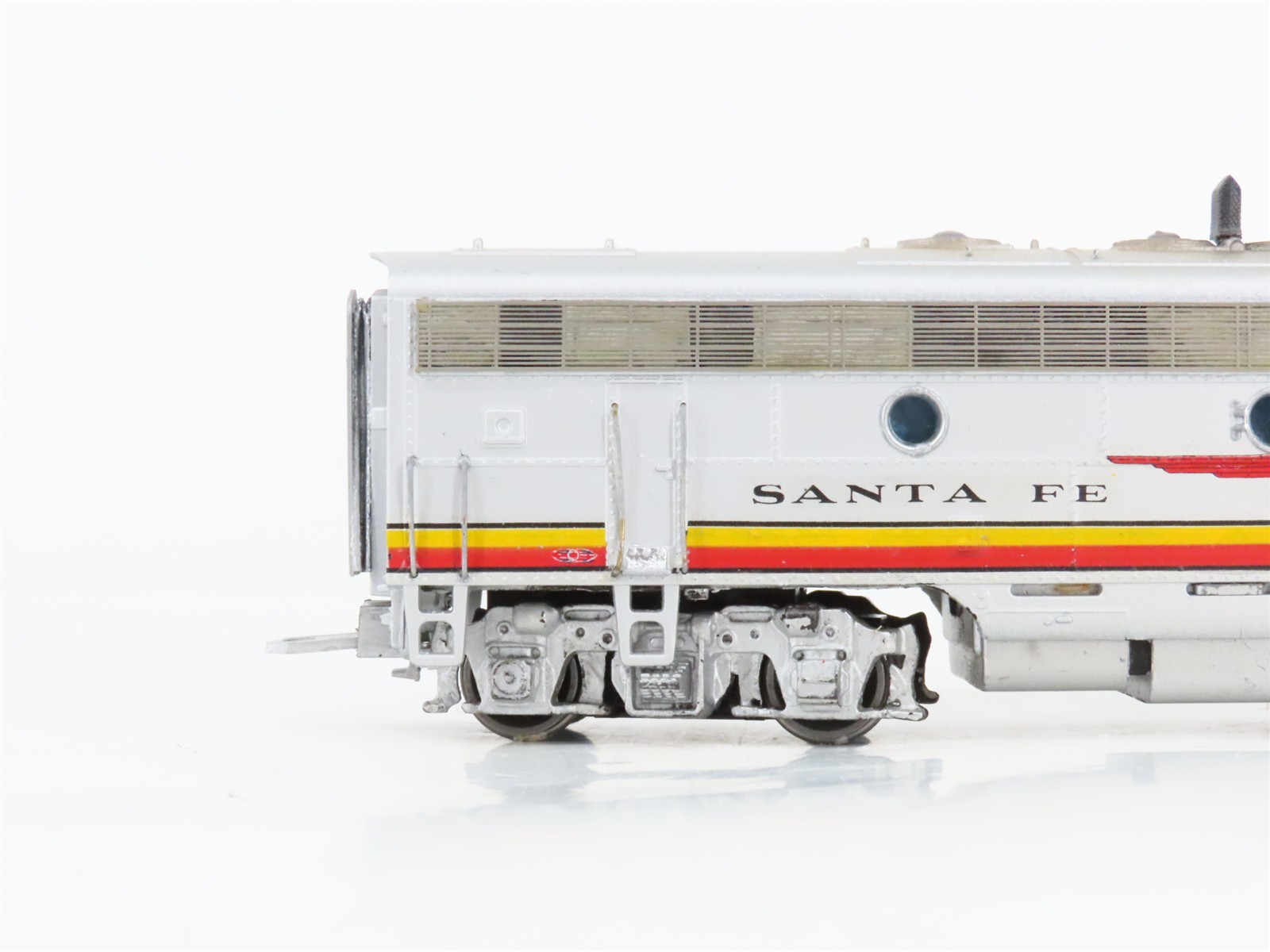 HO Athearn ATSF “Warbonnet” EMD F7A/B/B/A 4-Unit Diesel Set – Custom & Weathered
