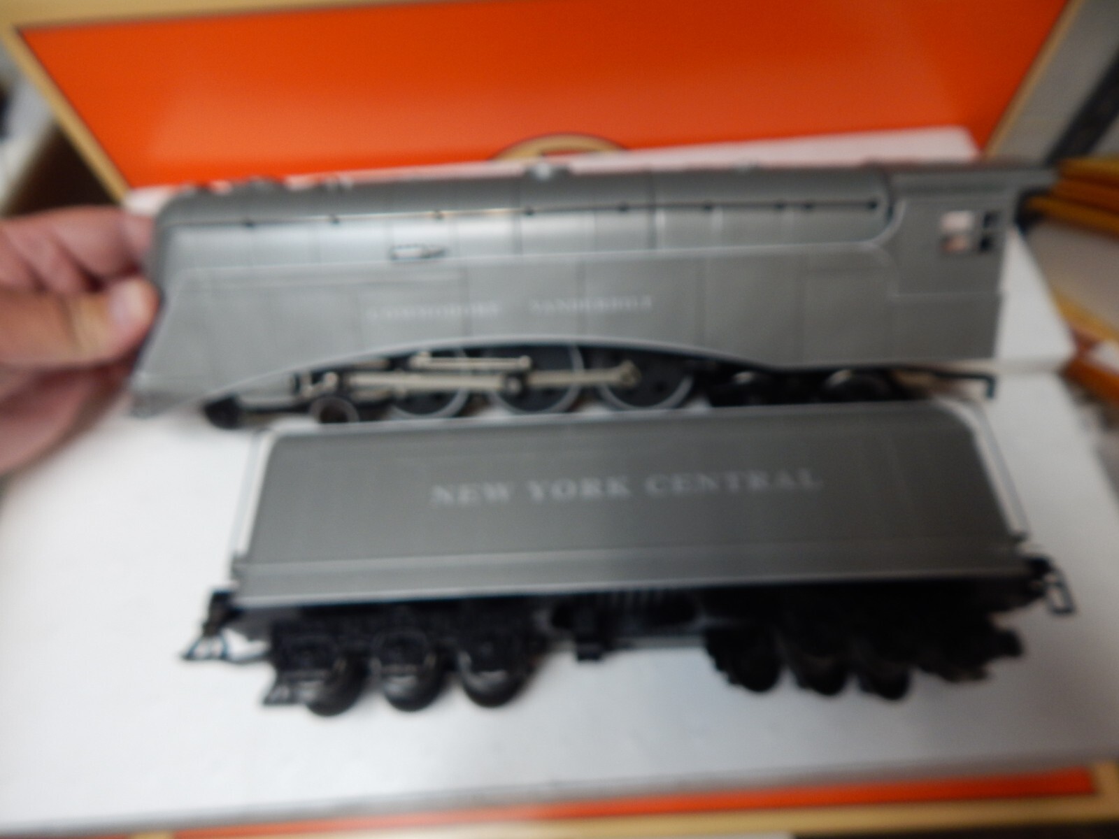 LIONEL 6-118045 NYC COMMODORE VANDERBILT ENGINE & TENDER USED VERY LITTLE IN BOX