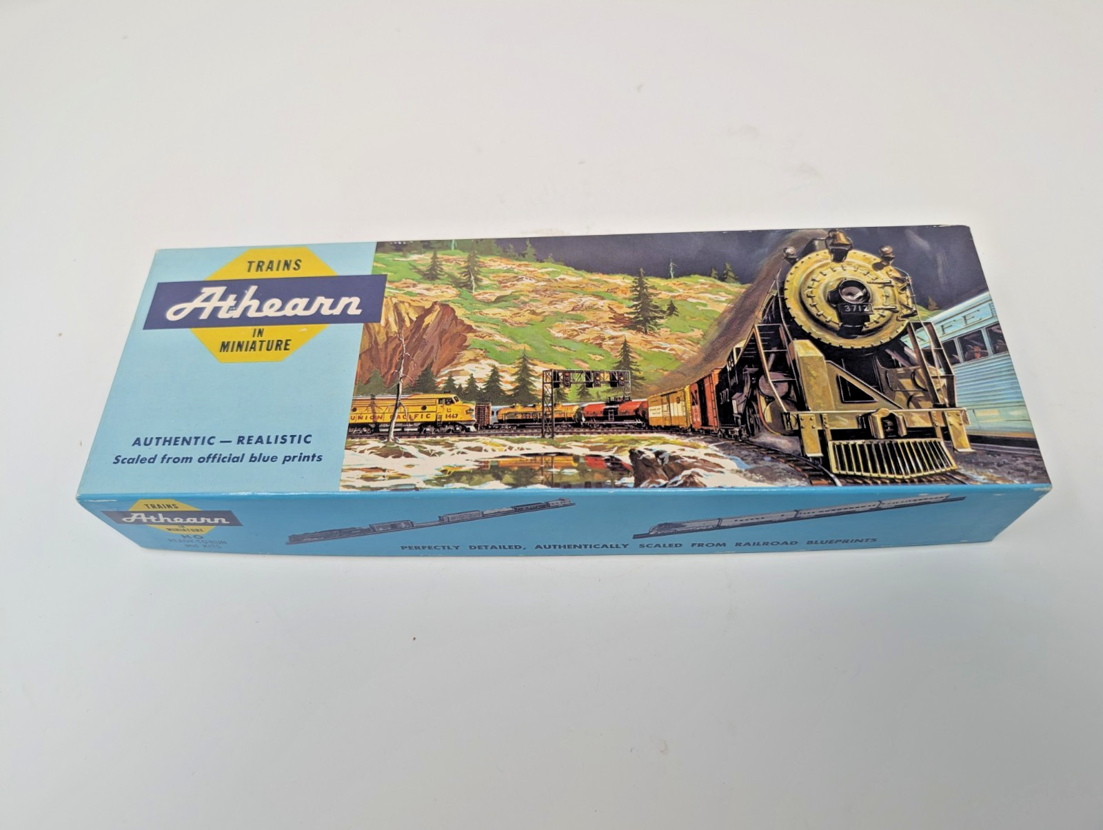 BOX – ATHEARN AHM/Yugo HO GP18 Diesel Locomotive, Santa Fe #2654 Observation Kit