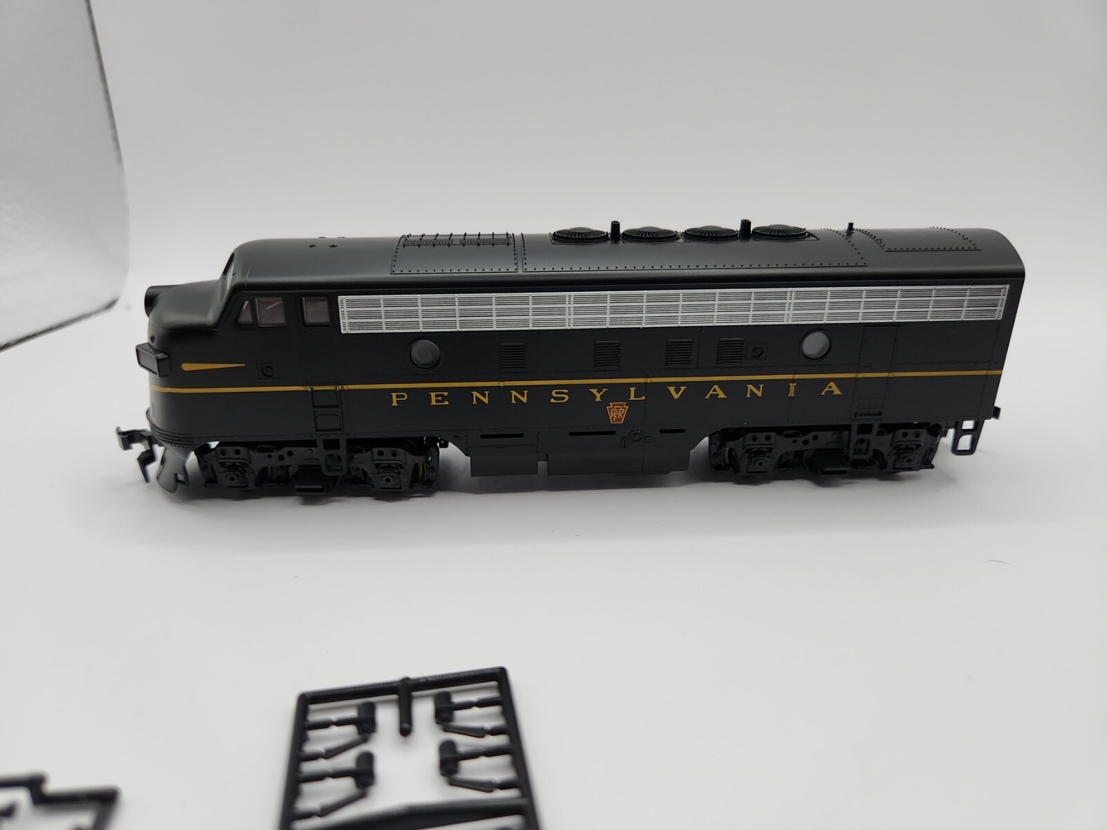 Stewart Kato #8440 HO Scale “PRR” F3A Phase 4 Diesel Un-numbered