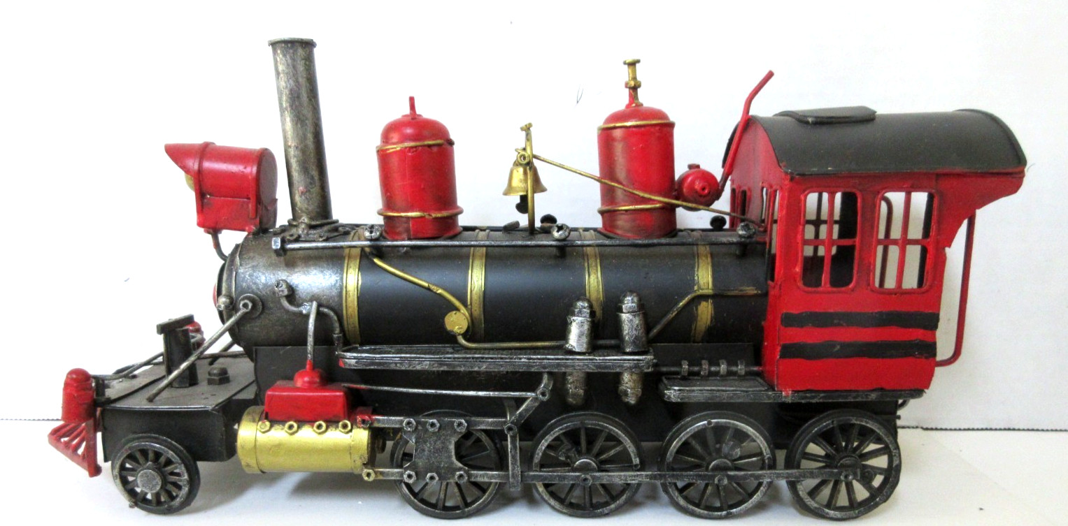 G SCALE SIZE CUSTOM MADE METAL 2-8-0 DISPLAY STEAM ENGINE