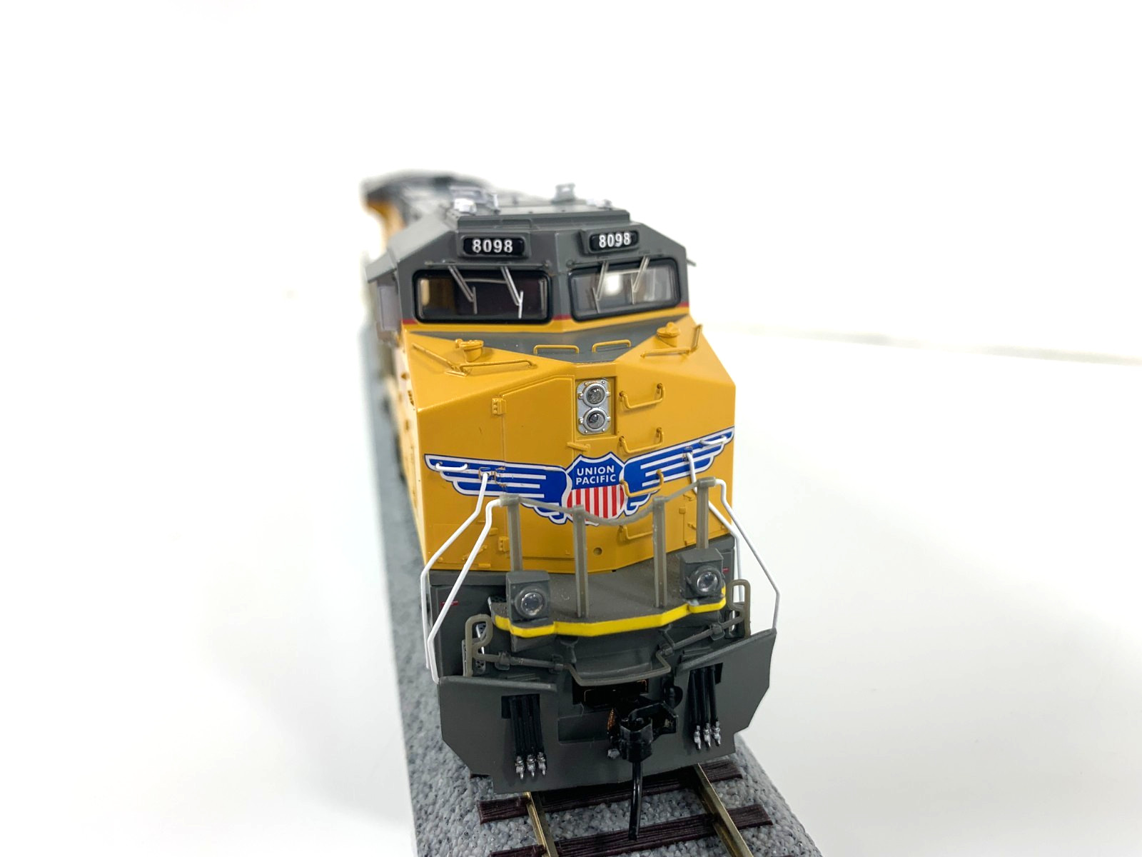 HO Broadway Ltd 5488 UP GE ES44AC #8098 -DC/DCC Paragon 3 Sound