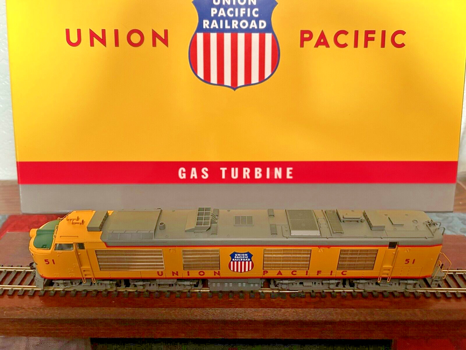 UNION PACIFIC – GAS TURBINE #51 LOCO – DC/DCC plug HO Scale – NEW RTR OOP