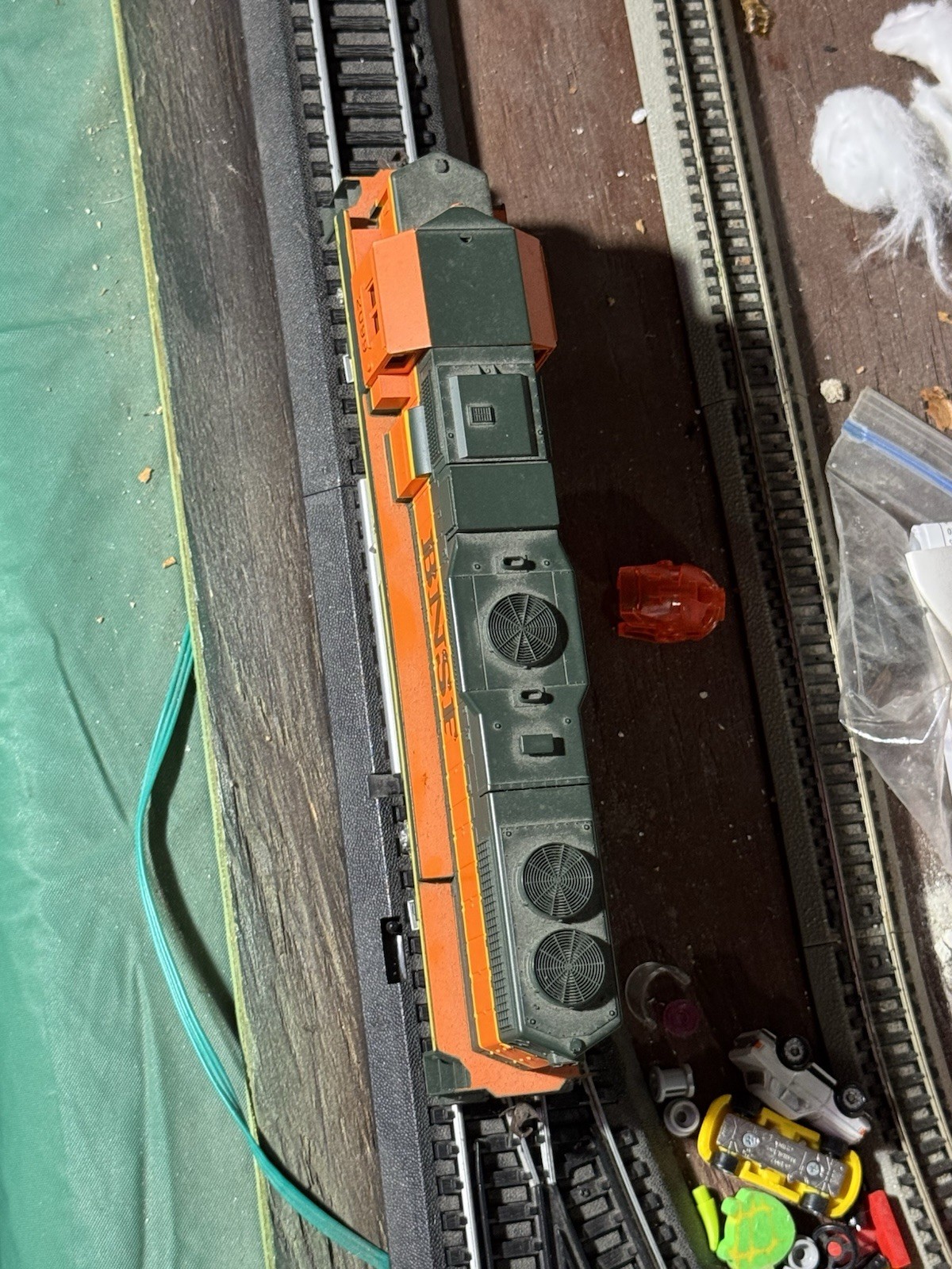 Athearn 4619 GP38-2 Powered BNSF – Green Orange 2099 HO NOS