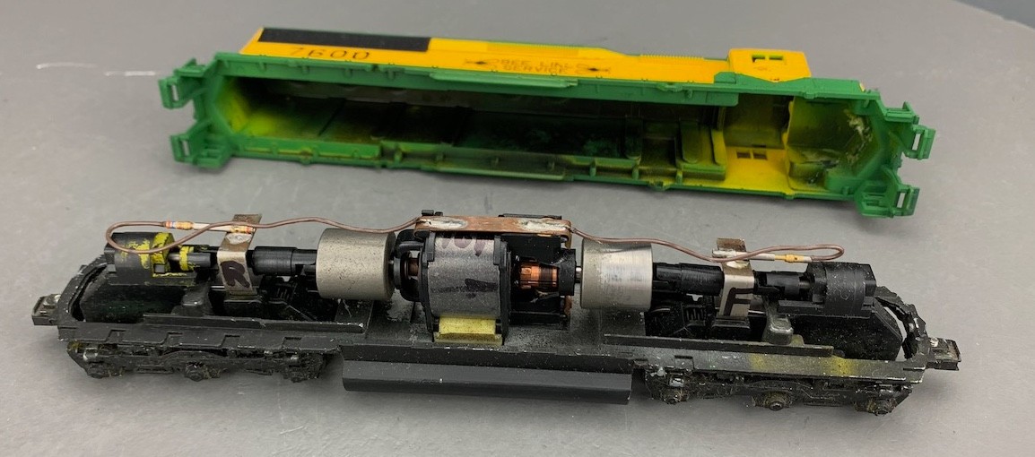 HO Athearn Custom SD45 Diesel Locomotive Reading Bee Line #4600 w/KDs HO8530