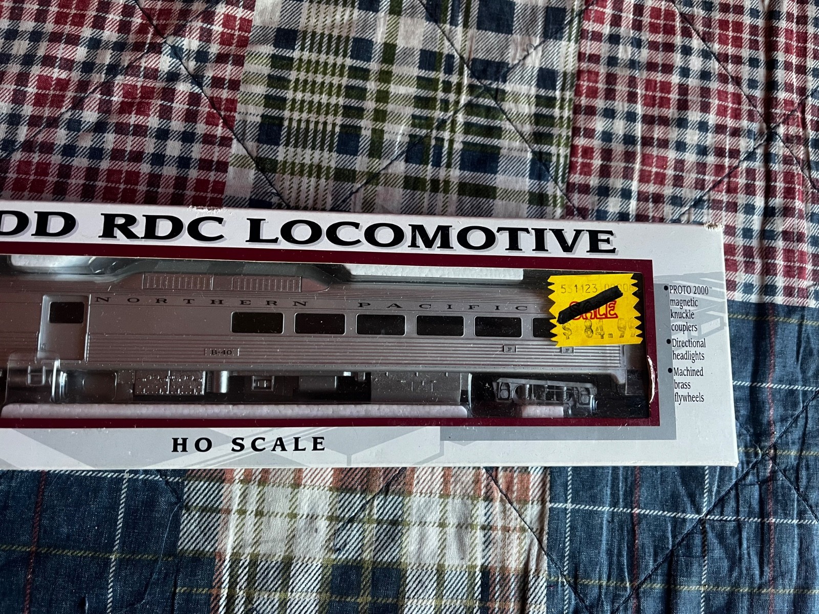 New Old Stock HO Scale Locomotive Proto 1000 Series Northern Pacific US Mail
