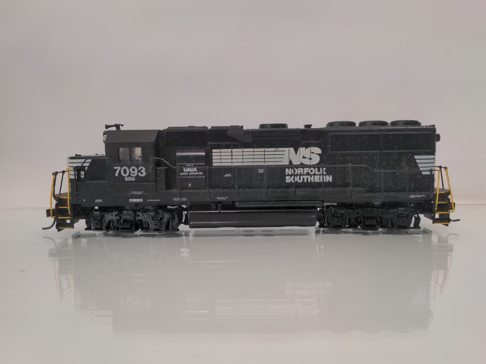 Athearn 4630 HO Norfolk Southern GP50 Powered Diesel Locomotive SOU #7093