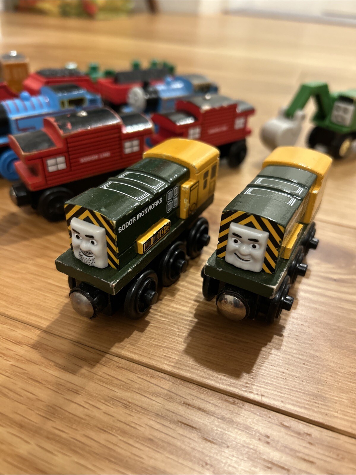 Thomas & Friends Magnetic Wooden Railway VTG Douglas Lady Rheneas Alfie Charlie