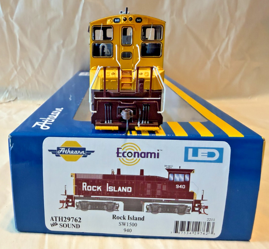 Athearn HO Scale Rock Island SW1500 DCC & Sound