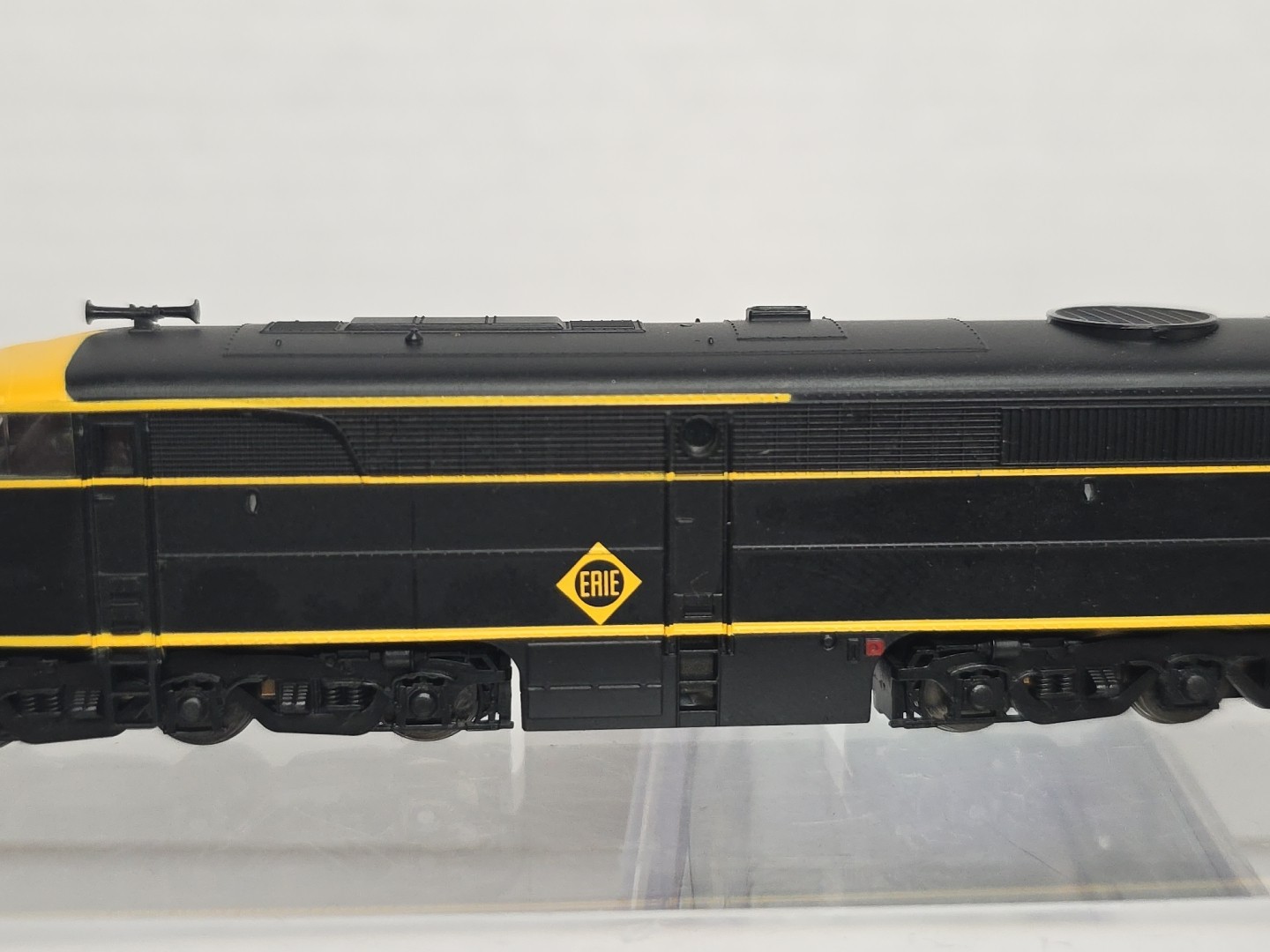 Life Like N Scale 7054 Erie 857 Alco PA Diesel Locomotive Ex/Box Runs Well Read