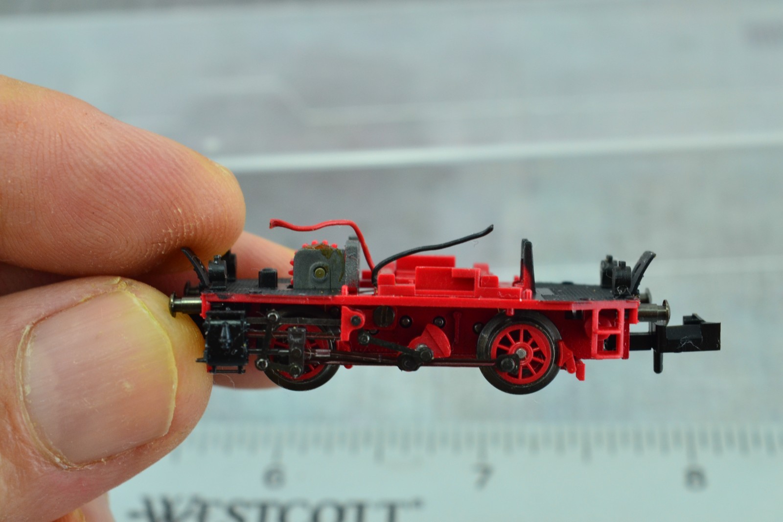 Minitrix BR98 Steam Loco Glass Box Chassis N Scale (N6291)