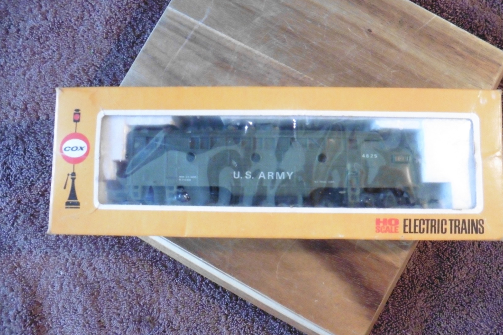 Vintage Cox HO Scale US Army F3 Diesel Locomotive 6111-6