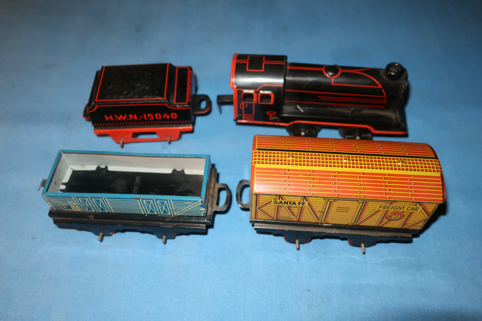 HWN Wind-up Clockwork Tin Litho Steam Locomotive Set. Made in US Zone Germany