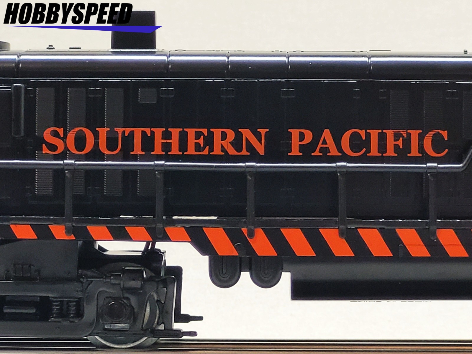 LIONEL SOUTHERN PACIFIC LIONCHIEF RS-3 #5295 DIESEL ENGINE O GAUGE 2545070 NEW