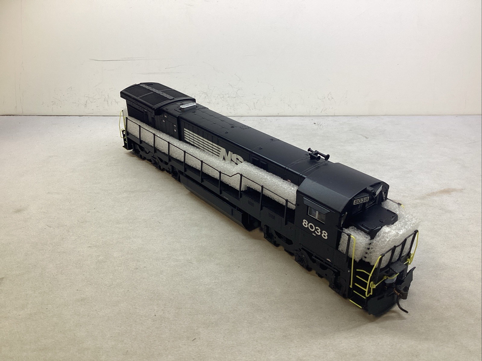 BROADWAY LIMITED paragon series GE C30-7 NO. 8038 model train ng101618